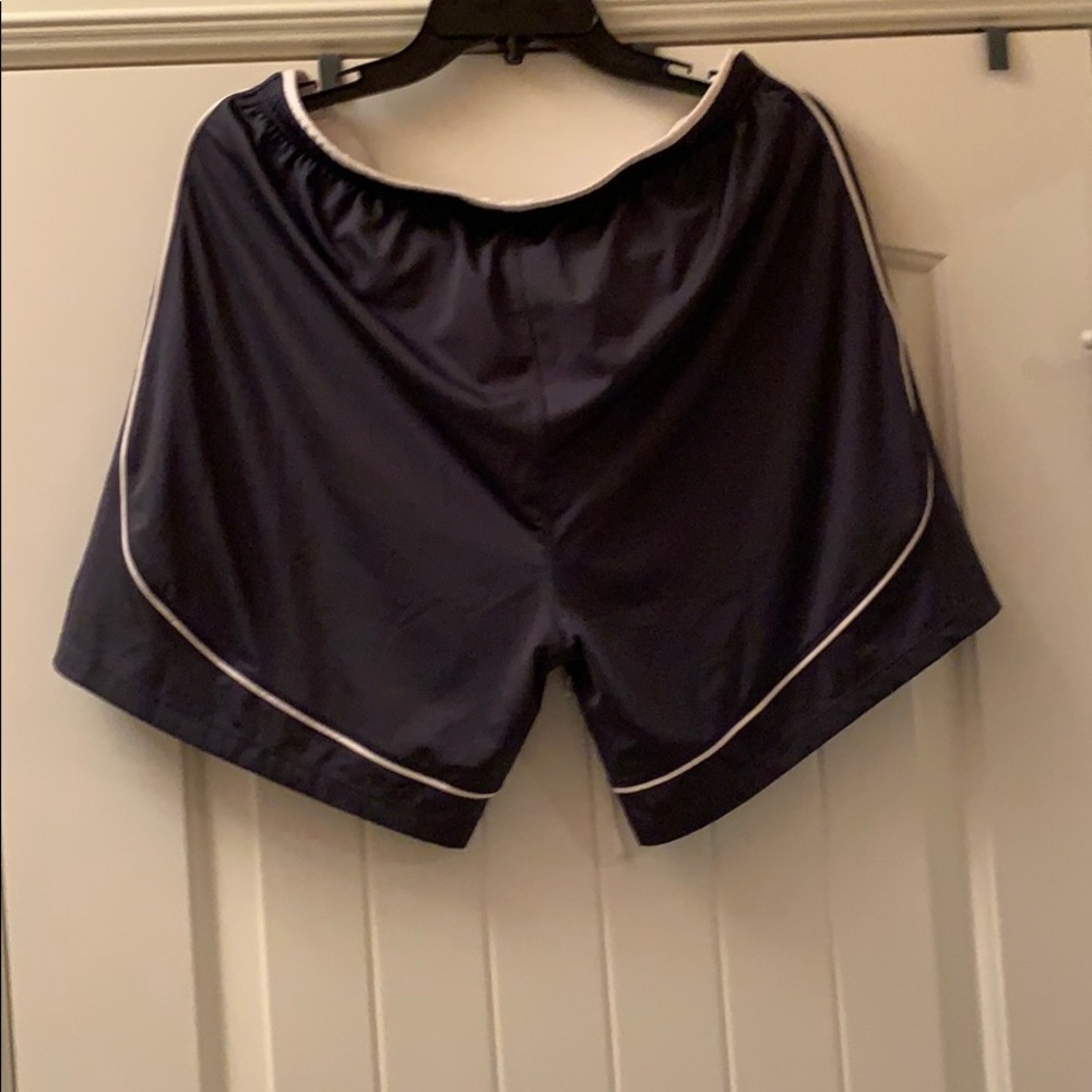 Shorts - Picture 3 of 3